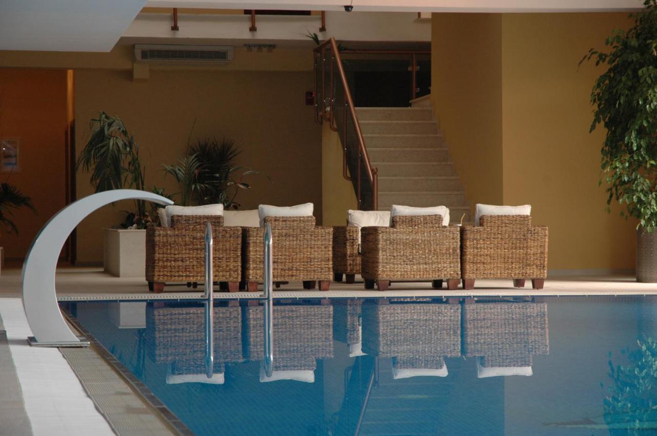 4 Epoxes Hotel Spa Káto Loutrákion Esterno foto