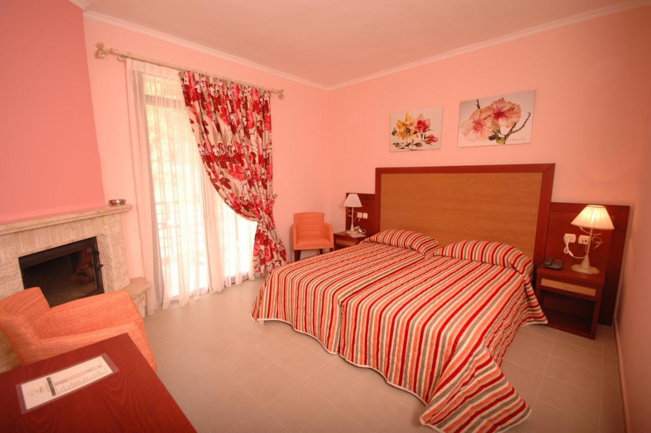 4 Epoxes Hotel Spa Káto Loutrákion Camera foto