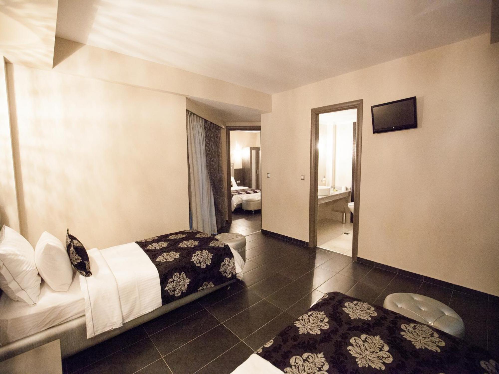 4 Epoxes Hotel Spa Káto Loutrákion Esterno foto